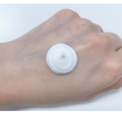 Eiio Hydration Boosting Cleanser 150ml / 5.07 fl.oz. (3 Options)